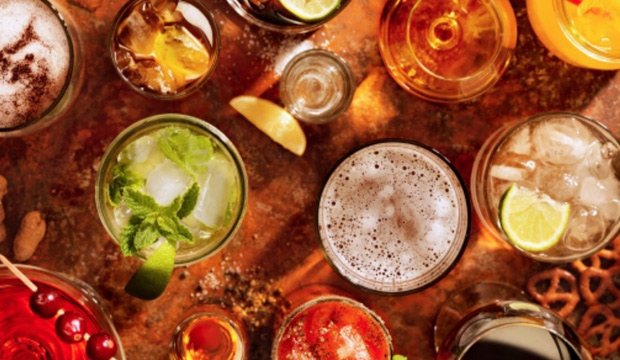 Assorted colorful cocktails and drinks on a vibrant table | MSC Cruises